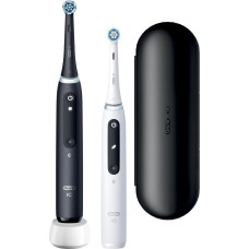 Confezione da 2 spazzolini elettrici Oral-B iO Series 5 Duo, colore nero opaco/bianco neutro.